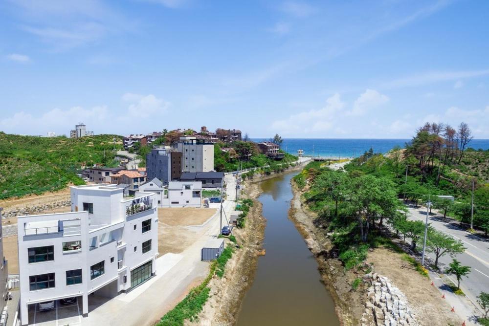 Gangneung St153 Hotel Exterior photo